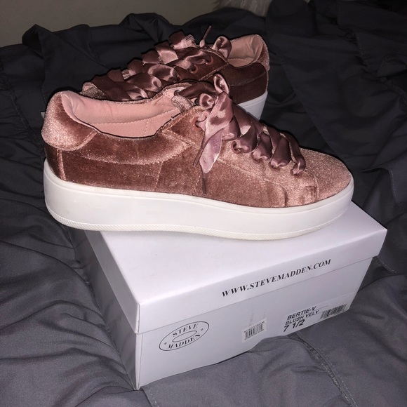 steve madden bertie v